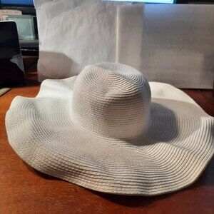 Ladybro Wide Brim Sun Hat -Sun Protection Floppy Summer Beach Straw Hat White